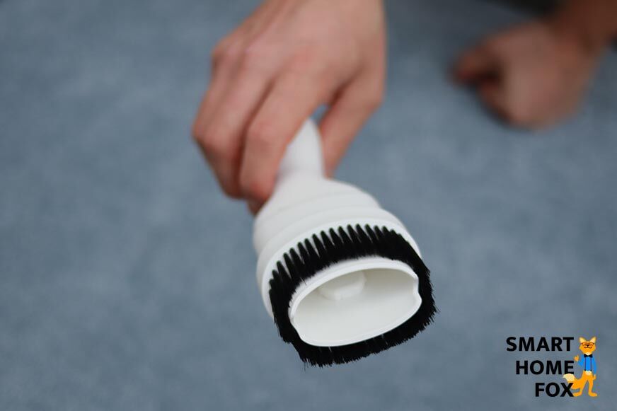 The dust brush without bristles